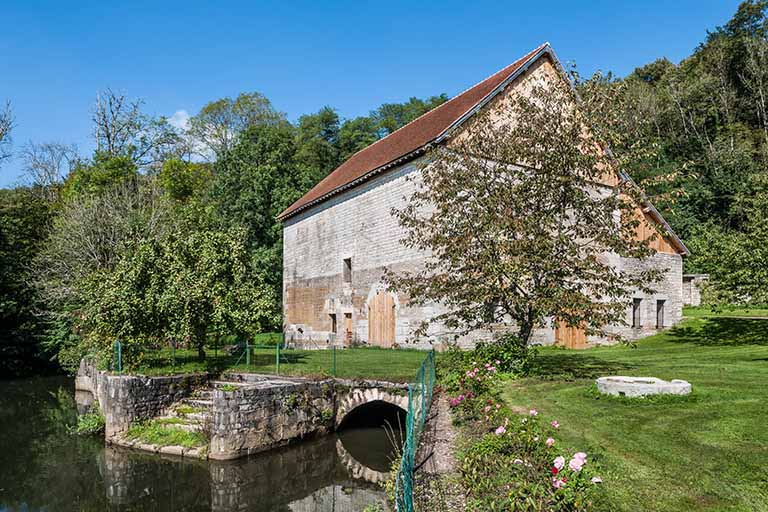 Bâtiment du haut fourneau depuis le sud-est. © Jérôme Mongreville / Région Bourgogne-Franche-Comté, Inventaire du patrimoine - 2014