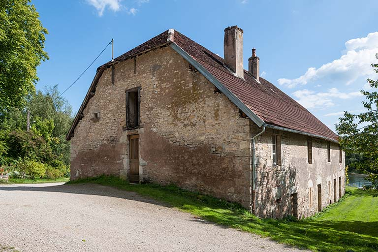 Logement d'ouvriers vu de trois quarts arrière. © Jérôme Mongreville / Région Bourgogne-Franche-Comté, Inventaire du patrimoine - 2014