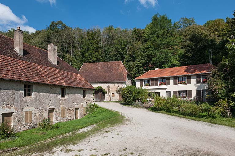 Logements depuis la cour. © Jérôme Mongreville / Région Bourgogne-Franche-Comté, Inventaire du patrimoine - 2014