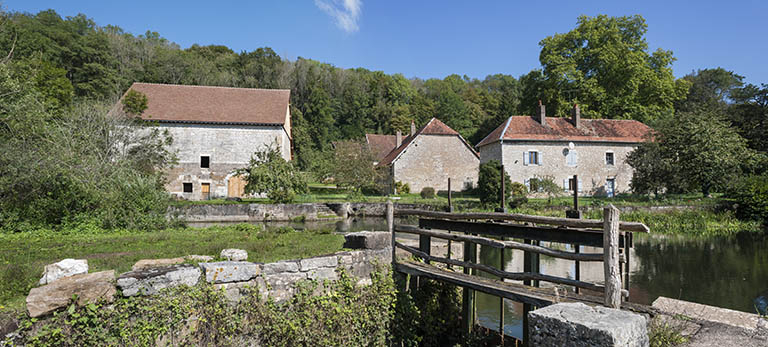 Vue d'ensemble depuis le sud. © Jérôme Mongreville / Région Bourgogne-Franche-Comté, Inventaire du patrimoine - 2014