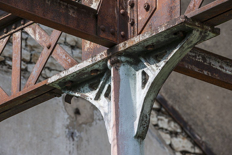 Détail de la charpente métallique. © Jérôme Mongreville / Région Bourgogne-Franche-Comté, Inventaire du patrimoine - 2014