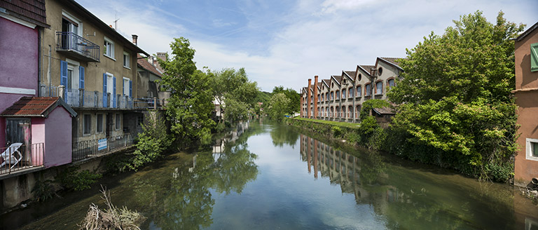 Canal dit du moulin (petit bras du Doubs). © Jérôme Mongreville / Région Bourgogne-Franche-Comté, Inventaire du patrimoine - 2014