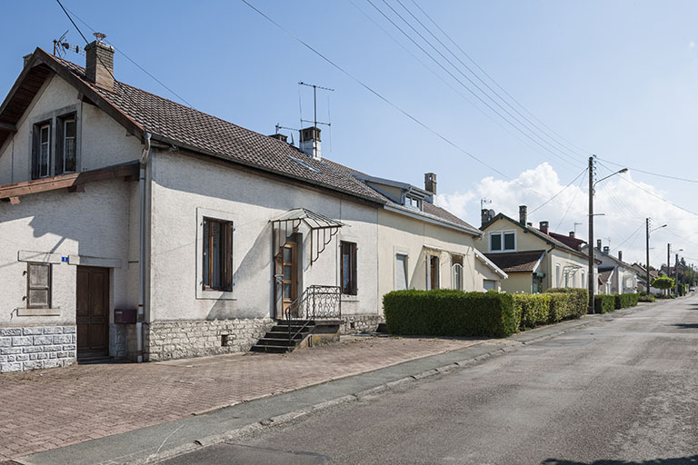 Maisons situées côté est de la rue Voulot. © Jérôme Mongreville / Région Bourgogne-Franche-Comté, Inventaire du patrimoine - 2014