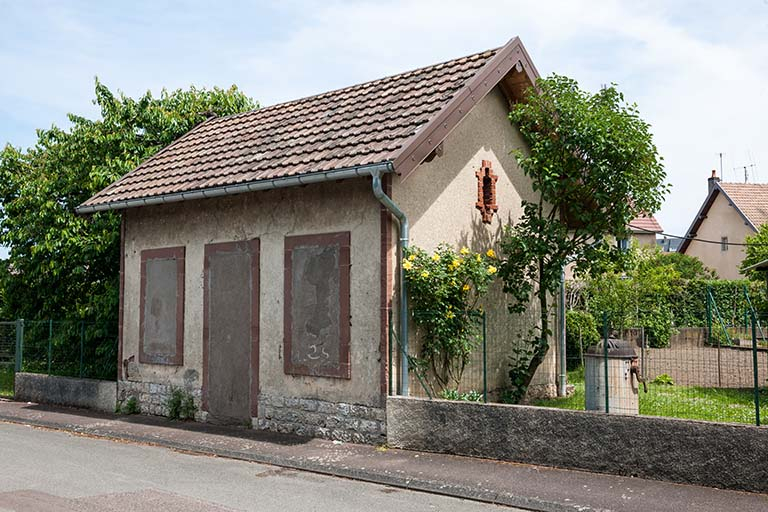 Ancien lavoir rue de la cité Meiner. © Jérôme Mongreville / Région Bourgogne-Franche-Comté, Inventaire du patrimoine - 2014