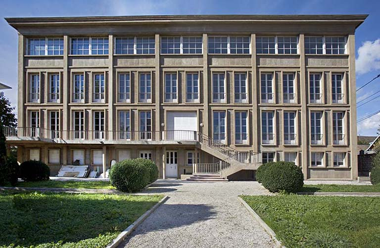 Face latérale gauche (vue rapprochée). © Sonia Dourlot / Région Bourgogne-Franche-Comté, Inventaire du patrimoine - 2014 Face latérale gauche (vue rapprochée). © Sonia Dourlot / Région Bourgogne-Franche-Comté, Inventaire du patrimoine - 2014