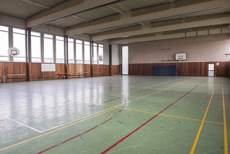 Vue intérieure du gymnase.  © Mary Ruffinoni / Région Bourgogne-Franche-Comté, Inventaire du patrimoine - 2014