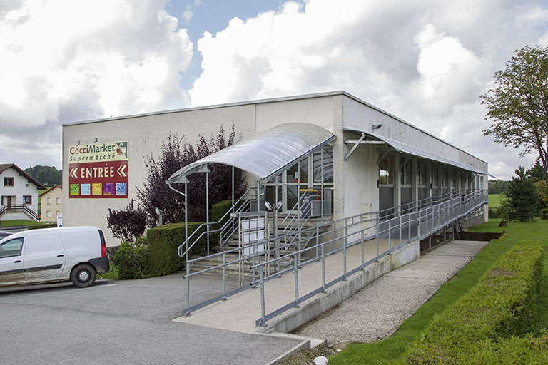 Façades latérale droite et postérieure. © Sonia Dourlot / Région Bourgogne-Franche-Comté, Inventaire du patrimoine - 2014