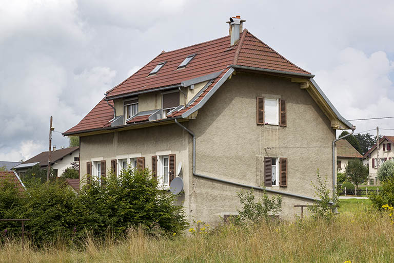 Façades postérieure et latérale gauche. © Sonia Dourlot / Région Bourgogne-Franche-Comté, Inventaire du patrimoine - 2014