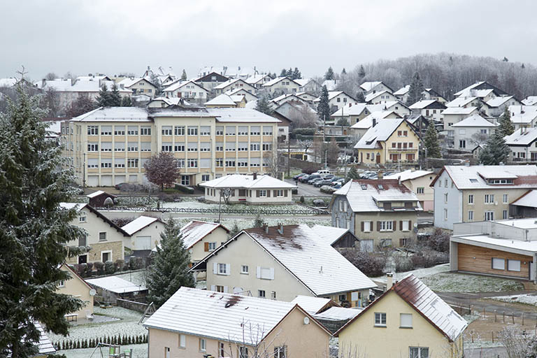 Vue d'ensemble, depuis le sud, en hiver. © Sonia Dourlot / Région Bourgogne-Franche-Comté, Inventaire du patrimoine - 2014