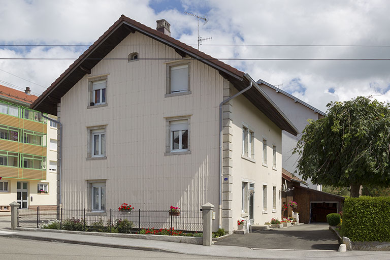 Façades latérale droite et postérieure. © Sonia Dourlot / Région Bourgogne-Franche-Comté, Inventaire du patrimoine - 2014 Façades latérale droite et postérieure. © Sonia Dourlot / Région Bourgogne-Franche-Comté, Inventaire du patrimoine - 2014