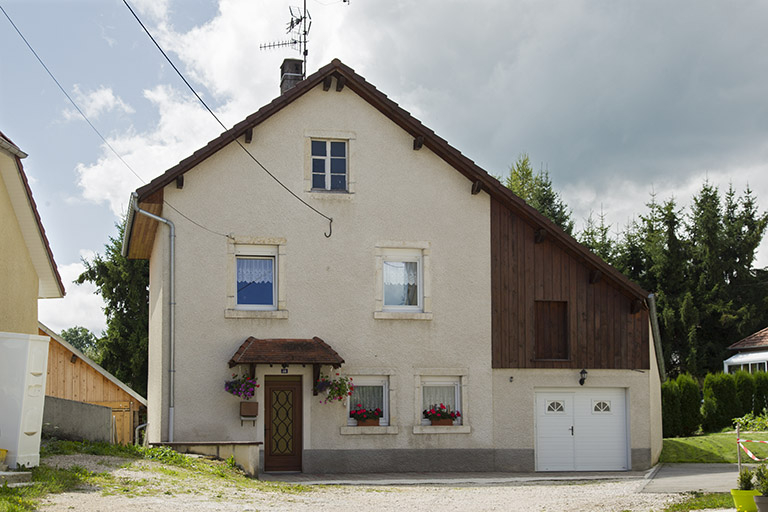 Façade antérieure. © Sonia Dourlot / Région Bourgogne-Franche-Comté, Inventaire du patrimoine - 2014 Façade antérieure. © Sonia Dourlot / Région Bourgogne-Franche-Comté, Inventaire du patrimoine - 2014
