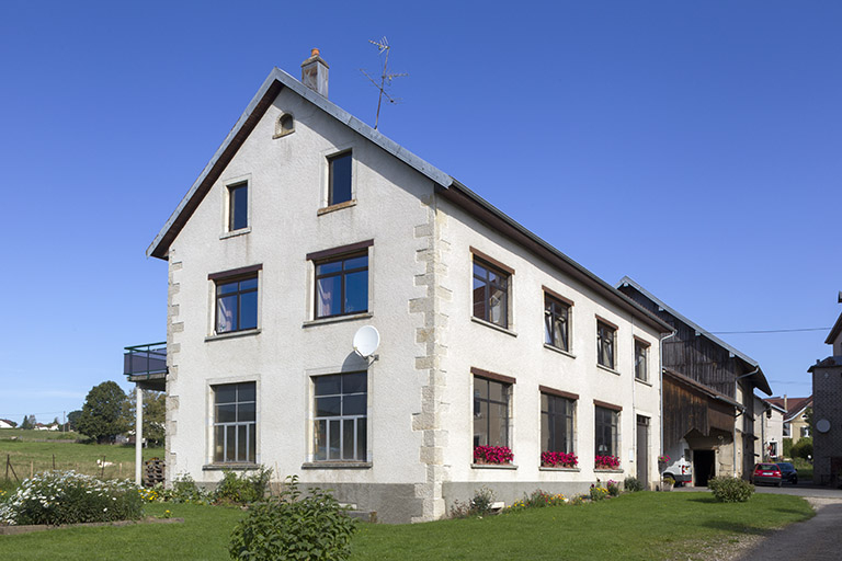 Ancienne fonderie : façades antérieure et latérale gauche. © Sonia Dourlot / Région Bourgogne-Franche-Comté, Inventaire du patrimoine - 2014