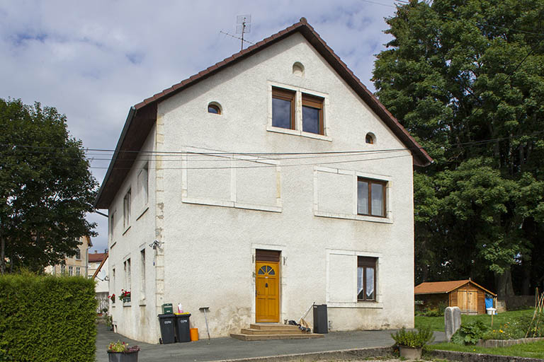 Usine : façade latérale droite, de trois quarts gauche. © Sonia Dourlot / Région Bourgogne-Franche-Comté, Inventaire du patrimoine - 2014