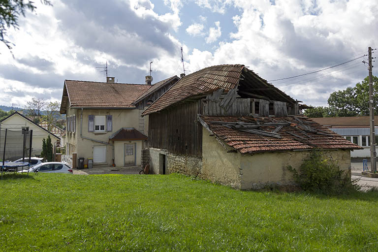 Remise et logement patronal (façade latérale gauche). © Sonia Dourlot / Région Bourgogne-Franche-Comté, Inventaire du patrimoine - 2014