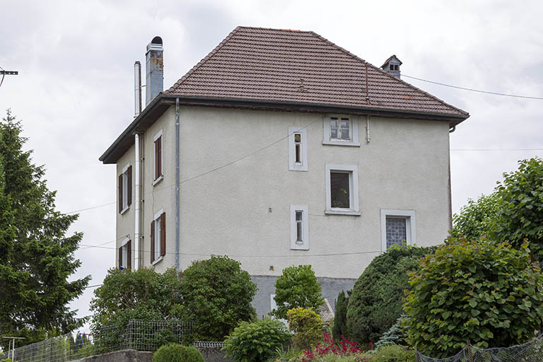 Façade postérieure, de trois quarts gauche. © Sonia Dourlot / Région Bourgogne-Franche-Comté, Inventaire du patrimoine - 2014