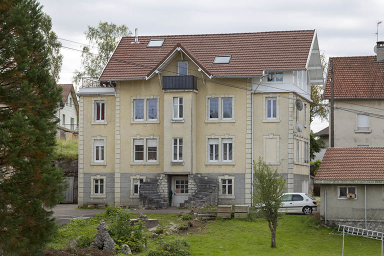 Maison : façade postérieure. © Sonia Dourlot / Région Bourgogne-Franche-Comté, Inventaire du patrimoine - 2014 Maison : façade postérieure. © Sonia Dourlot / Région Bourgogne-Franche-Comté, Inventaire du patrimoine - 2014