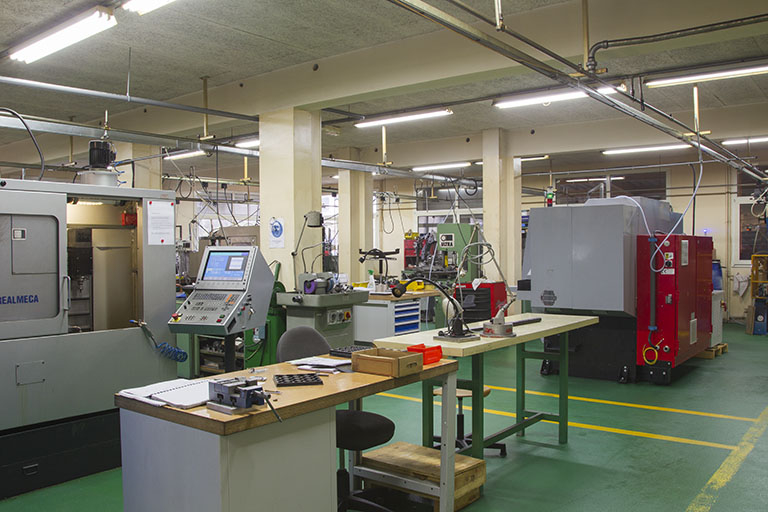 Atelier de décolletage (jonction entre les ateliers de 1998 et 2008). © Sonia Dourlot / Région Bourgogne-Franche-Comté, Inventaire du patrimoine - 2014