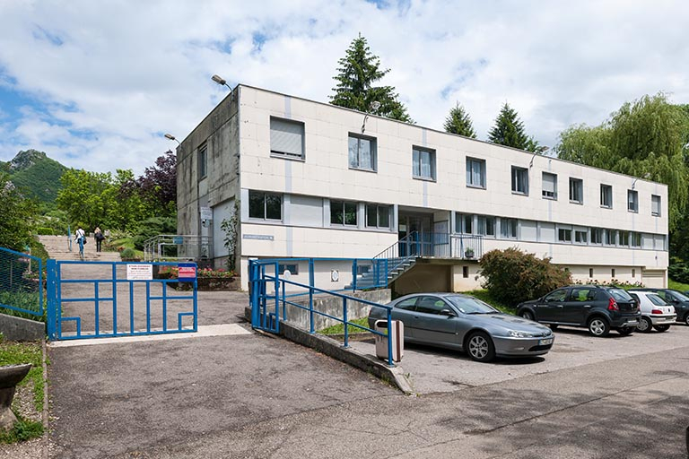 Angle sud-ouest de l'administration et sa façade antérieure. © Jérôme Mongreville / Région Bourgogne-Franche-Comté, Inventaire du patrimoine - 2014