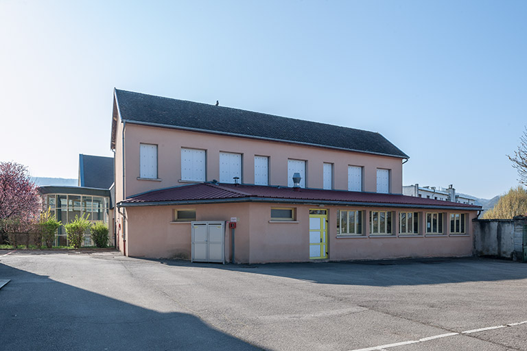 Restaurant d'application : ensemble des bâtiments, vue depuis la cour. © Jérôme Mongreville / Région Bourgogne-Franche-Comté, Inventaire du patrimoine - 2014