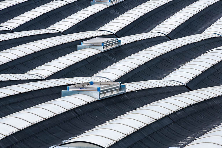 Ateliers : détail de la toiture © Jérôme Mongreville / Région Bourgogne-Franche-Comté, Inventaire du patrimoine - 2014