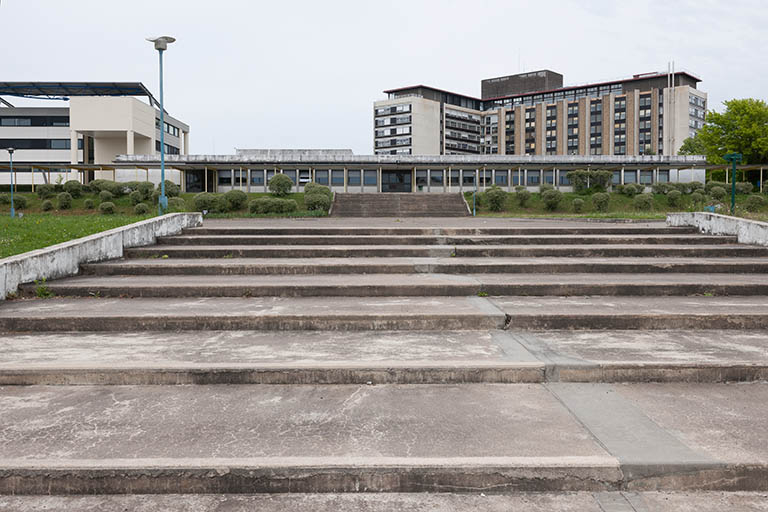 Façades postérieures des bâtiments d'externat et restauration © Jérôme Mongreville / Région Bourgogne-Franche-Comté, Inventaire du patrimoine - 2014