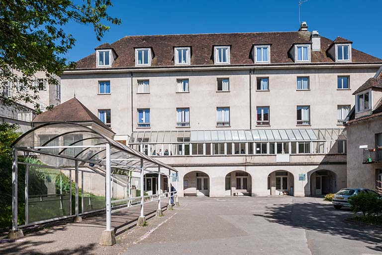 Bâtiment restauration scolaire, vue générale.  © Jérôme Mongreville / Région Bourgogne-Franche-Comté, Inventaire du patrimoine - 2014 Bâtiment restauration scolaire, vue générale.  © Jérôme Mongreville / Région Bourgogne-Franche-Comté, Inventaire du patrimoine - 2014