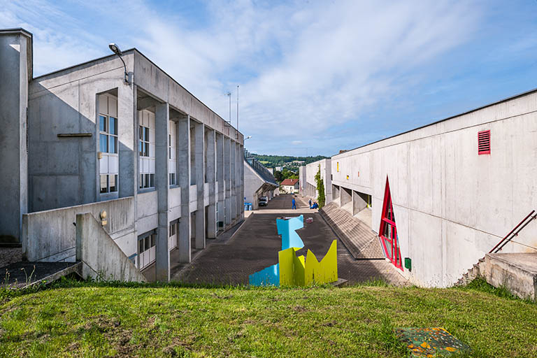 Vue de la rue intérieure depuis le nord. © Jérôme Mongreville / Région Bourgogne-Franche-Comté, Inventaire du patrimoine - 2014 Vue de la rue intérieure depuis le nord. © Jérôme Mongreville / Région Bourgogne-Franche-Comté, Inventaire du patrimoine - 2014