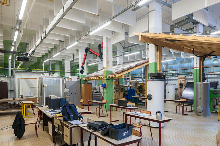 Atelier formations sanitaire et thermique : intérieur © Jérôme Mongreville / Région Bourgogne-Franche-Comté, Inventaire du patrimoine - 2014 Atelier formations sanitaire et thermique : intérieur © Jérôme Mongreville / Région Bourgogne-Franche-Comté, Inventaire du patrimoine - 2014