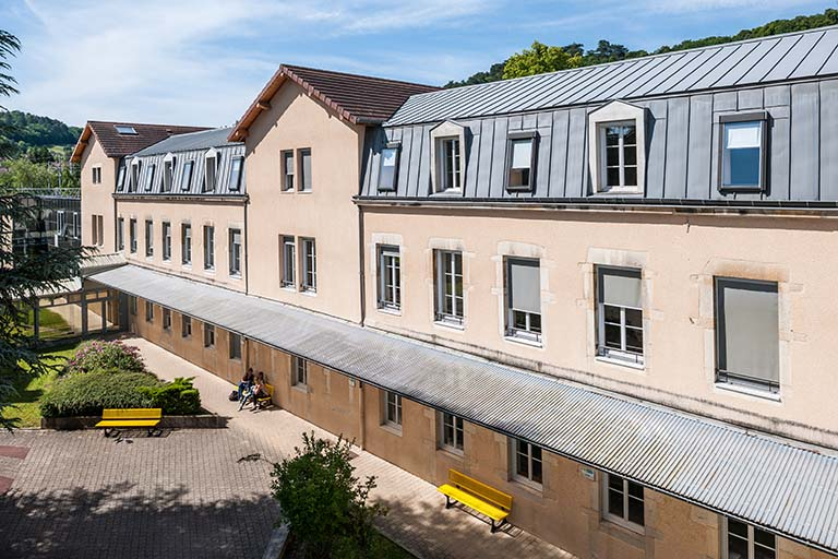 Façade Ouest sur cour de l'externat © Jérôme Mongreville / Région Bourgogne-Franche-Comté, Inventaire du patrimoine - 2014