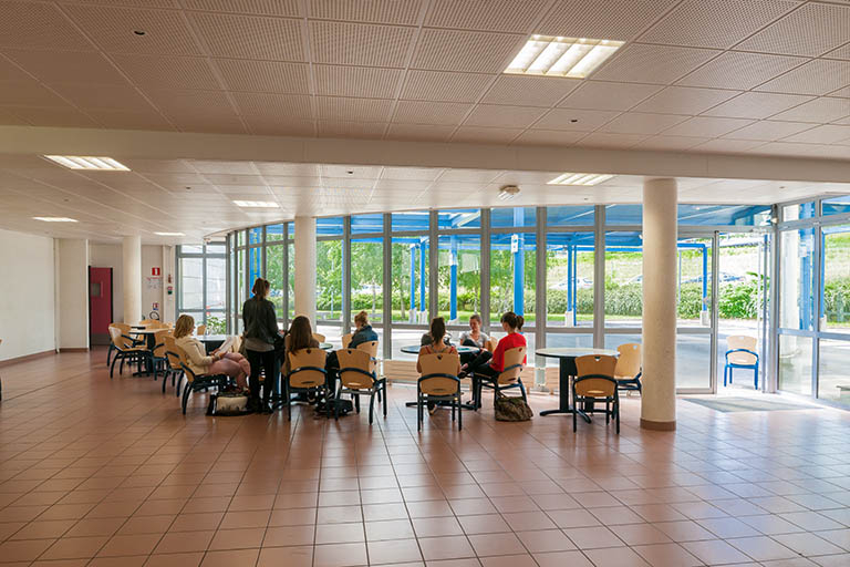 Cafétéria © Jérôme Mongreville / Région Bourgogne-Franche-Comté, Inventaire du patrimoine - 2014