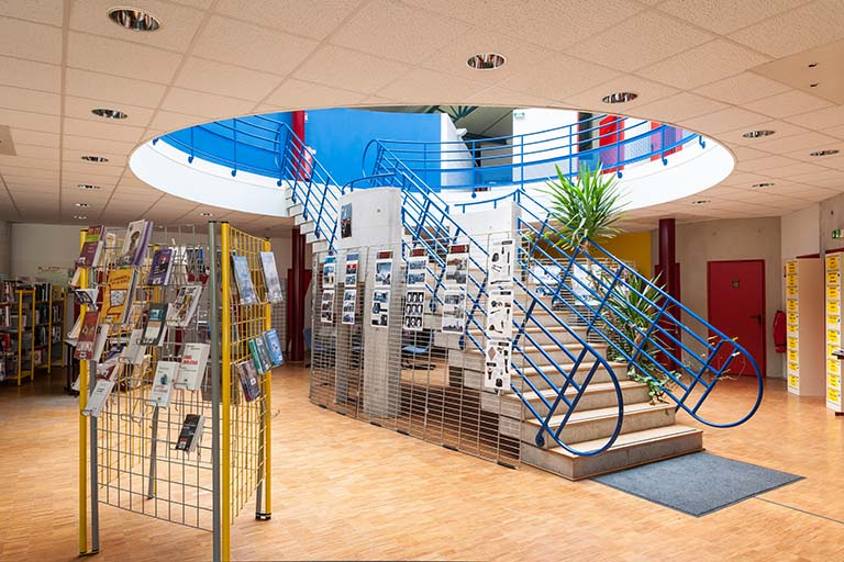 Centre de documentaion et d'information : rez-de chaussée. © Jérôme Mongreville / Région Bourgogne-Franche-Comté, Inventaire du patrimoine - 2014