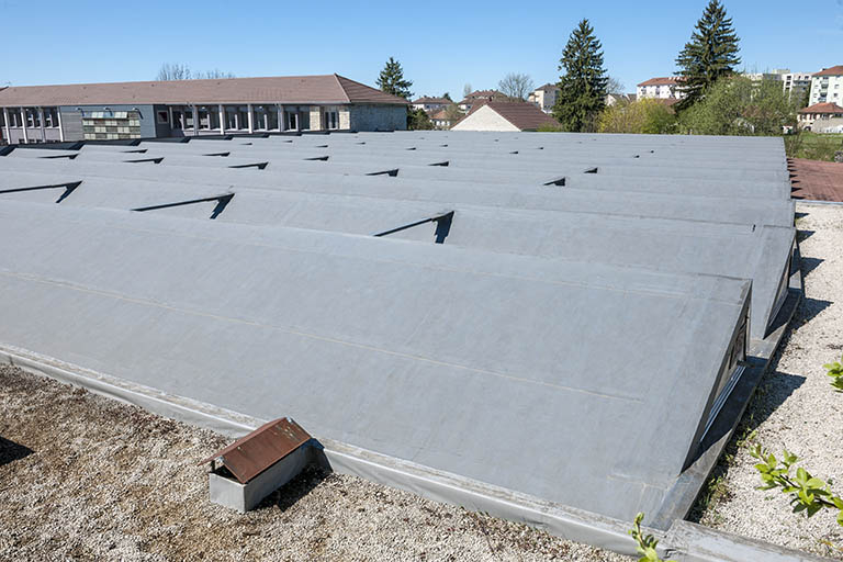Atelier, site Edouard Herriot, toiture en sheds. © Jérôme Mongreville / Région Bourgogne-Franche-Comté, Inventaire du patrimoine - 2014