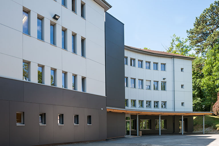 Externat : aile ouest , façade antérieure. © Jérôme Mongreville / Région Bourgogne-Franche-Comté, Inventaire du patrimoine - 2014