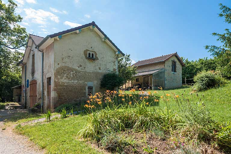  Annexes servant de dépôt et garage. © Jérôme Mongreville / Région Bourgogne-Franche-Comté, Inventaire du patrimoine - 2014