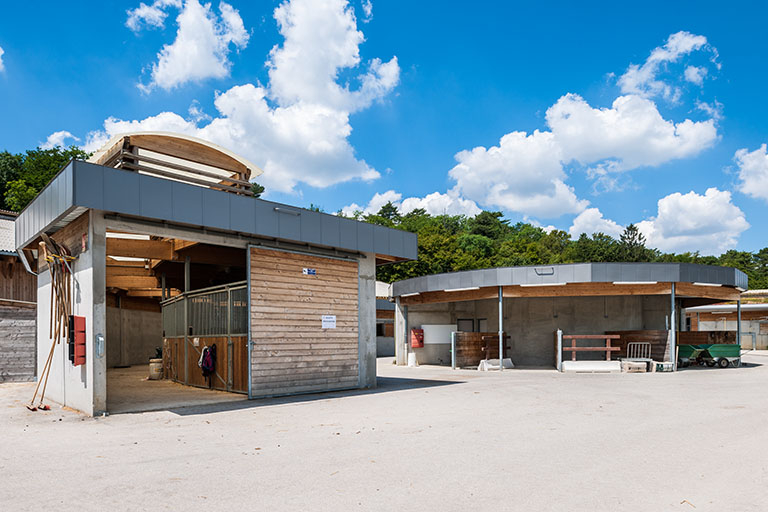 Centre équestre : détails des installations des propriétaires. © Jérôme Mongreville / Région Bourgogne-Franche-Comté, Inventaire du patrimoine - 2014