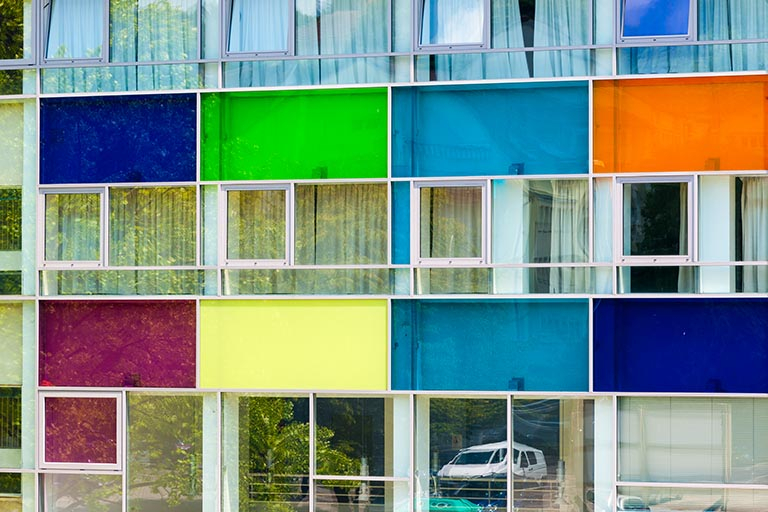 Détail de la façade du bâtiment principal après rénovation. © Jérôme Mongreville / Région Bourgogne-Franche-Comté, Inventaire du patrimoine - 2014