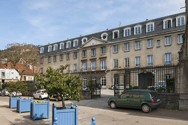 Externat : Façade antérieure, site des jacobins, rue Friant. © Jérôme Mongreville / Région Bourgogne-Franche-Comté, Inventaire du patrimoine - 2014
