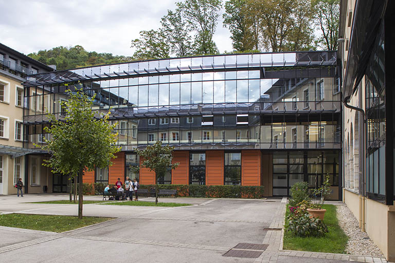  Aile Est : façade antérieure sur cour. © Sonia Dourlot / Région Bourgogne-Franche-Comté, Inventaire du patrimoine - 2014