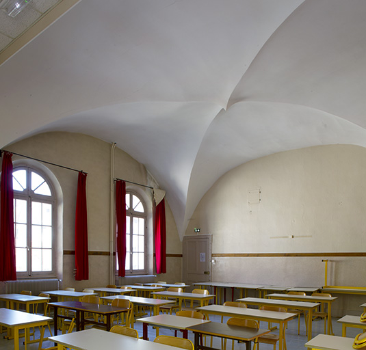Site des oratoriens : salle de classe, dite de la chapelle. © Sonia Dourlot / Région Bourgogne-Franche-Comté, Inventaire du patrimoine - 2014 Site des oratoriens : salle de classe, dite de la chapelle. © Sonia Dourlot / Région Bourgogne-Franche-Comté, Inventaire du patrimoine - 2014