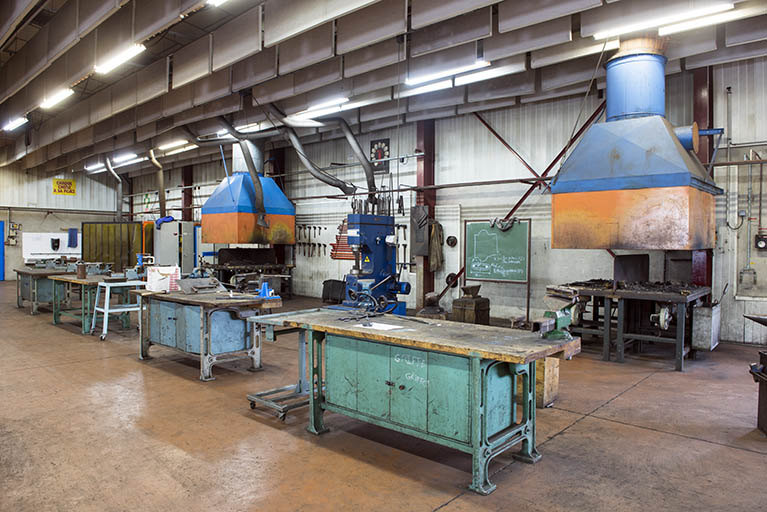 Atelier : forge, vue intérieure. © Mary Ruffinoni / Région Bourgogne-Franche-Comté, Inventaire du patrimoine - 2014