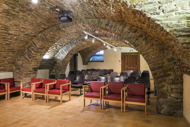 Internat : au sous-sol, salle de projection. © Mary Ruffinoni / Région Bourgogne-Franche-Comté, Inventaire du patrimoine - 2014
