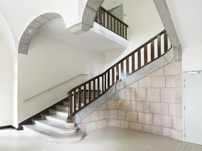 Internat : escalier monumental. © Mary Ruffinoni / Région Bourgogne-Franche-Comté, Inventaire du patrimoine - 2014