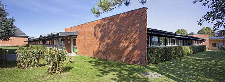 Angle sud-ouest de l'externat. © Sonia Dourlot / Région Bourgogne-Franche-Comté, Inventaire du patrimoine - 2014