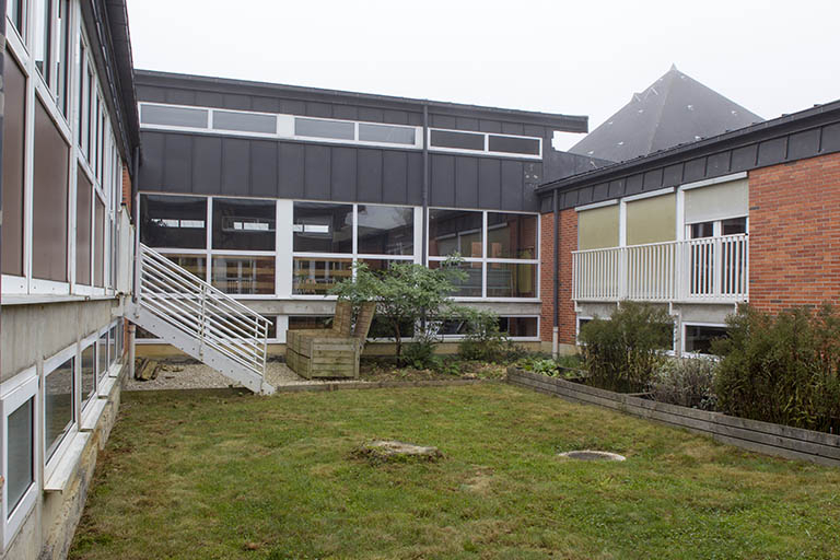 Une cour intérieure de l'externat. © Sonia Dourlot / Région Bourgogne-Franche-Comté, Inventaire du patrimoine - 2014