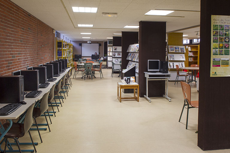 Centre de documentation et d'information. © Sonia Dourlot / Région Bourgogne-Franche-Comté, Inventaire du patrimoine - 2014