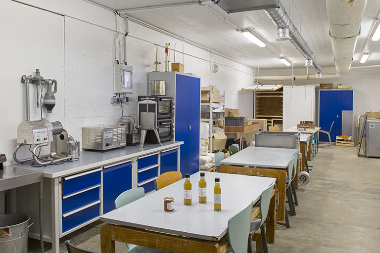 Séchoir pour herbes aromatiques. © Sonia Dourlot / Région Bourgogne-Franche-Comté, Inventaire du patrimoine - 2014