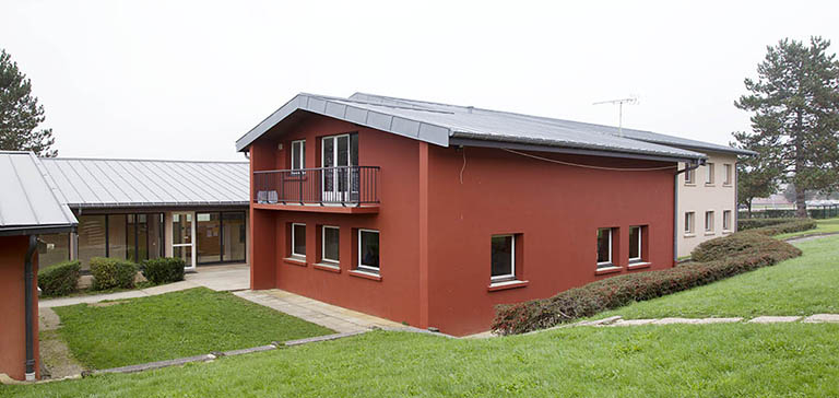 Cour du Centre de Formation Professionnelle et de Promotion Agricoles. © Sonia Dourlot / Région Bourgogne-Franche-Comté, Inventaire du patrimoine - 2014