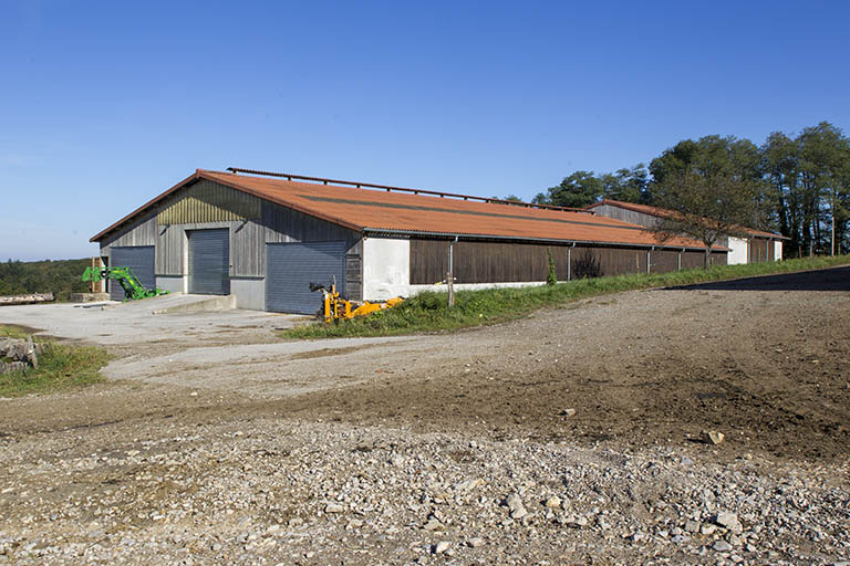 Angle sud-est, façade est de l'étable ouest. © Sonia Dourlot / Région Bourgogne-Franche-Comté, Inventaire du patrimoine - 2014