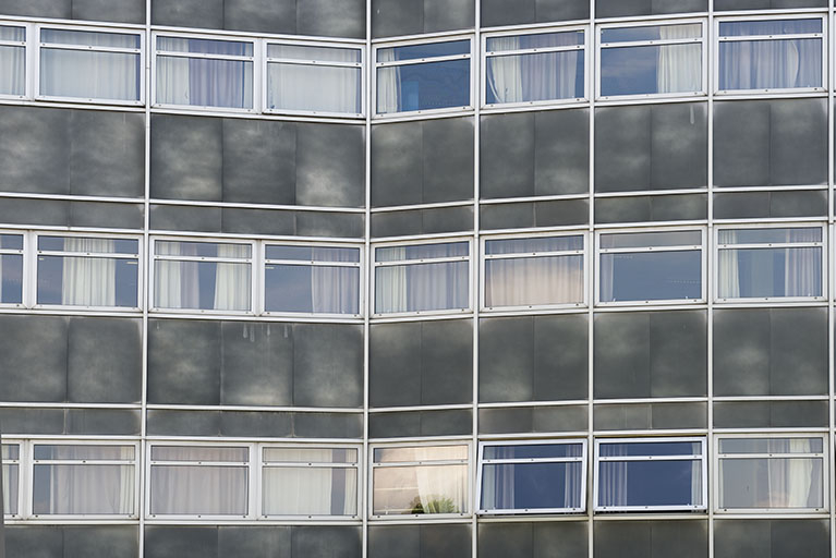 Détail de la façade ouest de l'externat nord-ouest. © Mary Ruffinoni / Région Bourgogne-Franche-Comté, Inventaire du patrimoine - 2014