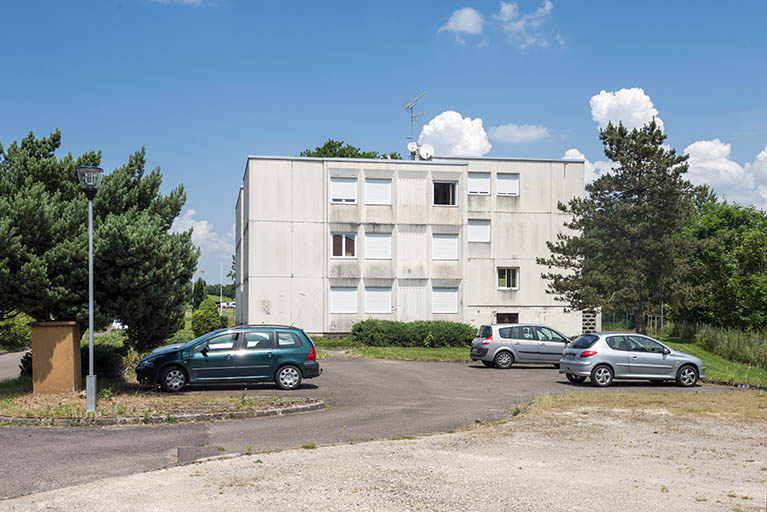 Façade sud des logements. © Mary Ruffinoni / Région Bourgogne-Franche-Comté, Inventaire du patrimoine - 2014 Façade sud des logements. © Mary Ruffinoni / Région Bourgogne-Franche-Comté, Inventaire du patrimoine - 2014